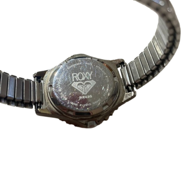 Roxy by quicksilver Date Calendar Pink Quartz Silver Tone Watch - Picture 2 of 2